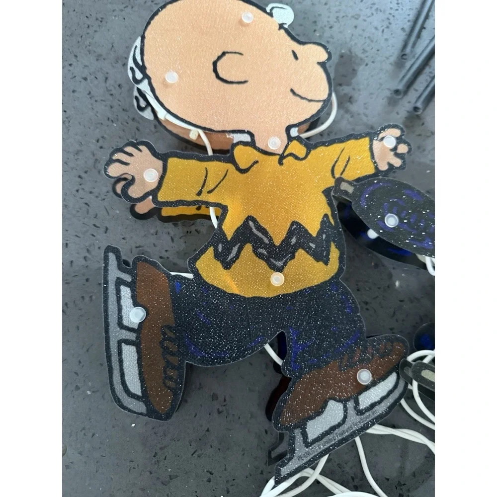 Set Of 3 Peanuts Lighted Pathway Markers Ice‎ Skating Snoopy Charlie Brown Linus